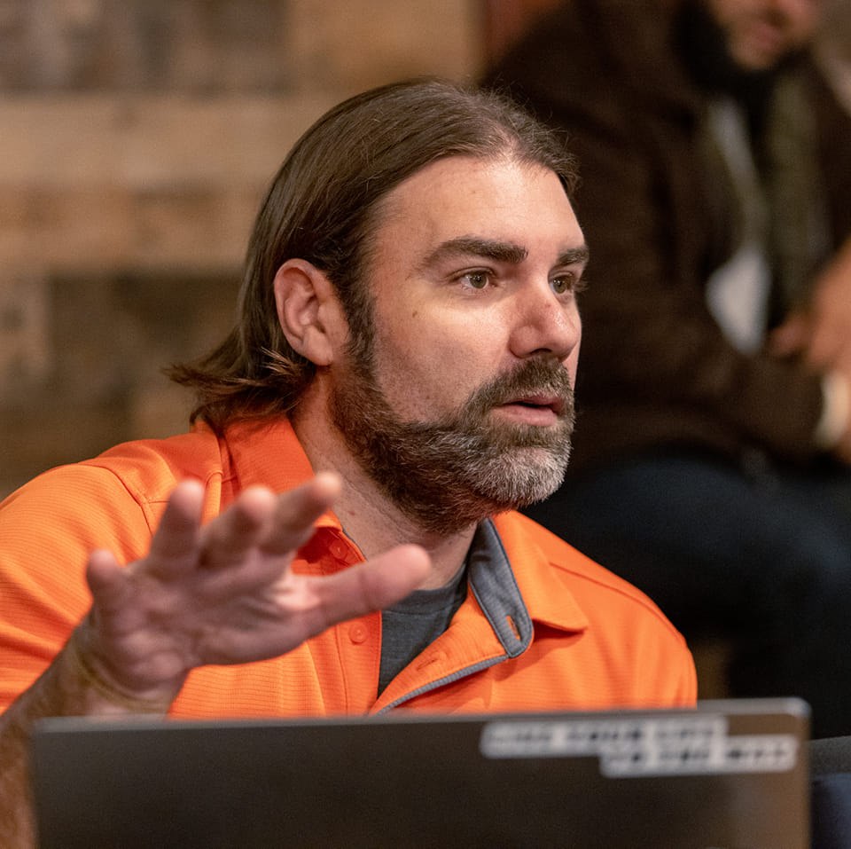 Josh Beechraft providing group coaching in the Brand Shift Community